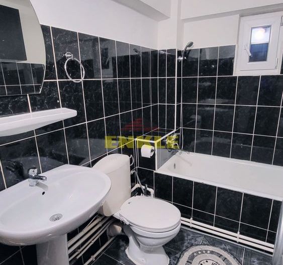 Apartament 4 camere, 90 mp, 2 băi, 2 balcoane, loc parcare+ boxa - Poză 7