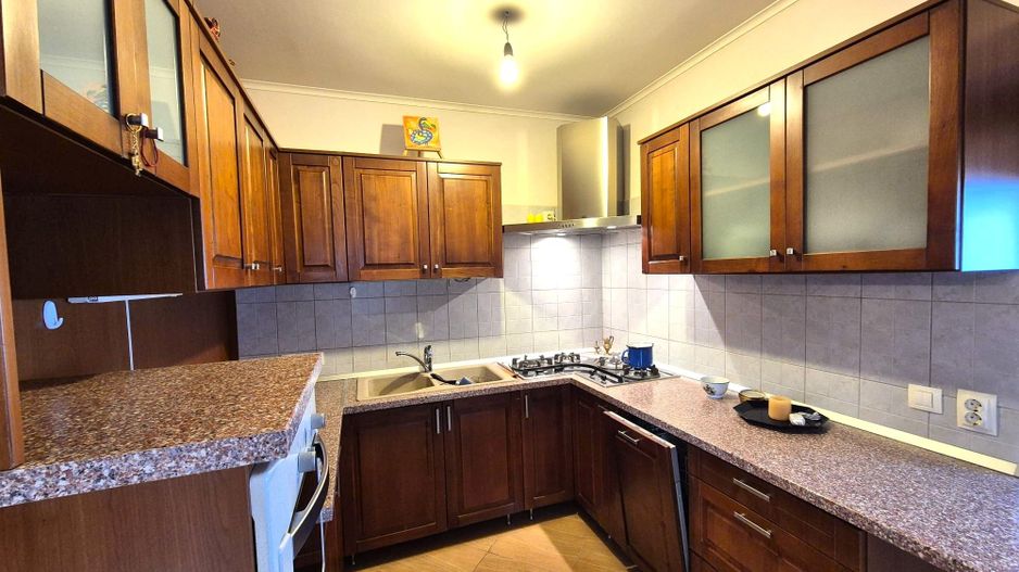 Comision 0 - Apartament în vilă, spațios, priveliște spre cabana Postăvaru - Poză 12