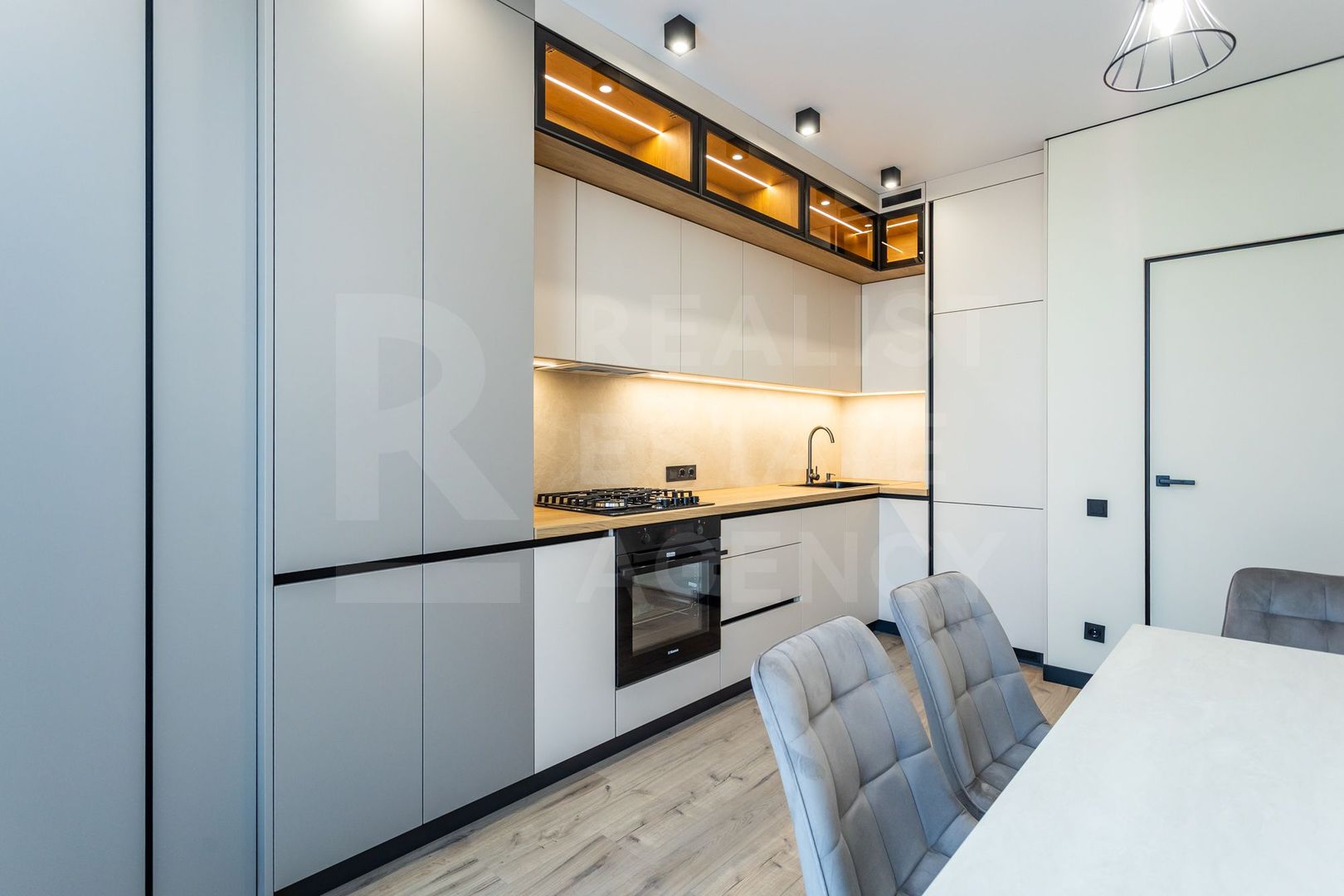 Vânzare, apartament, 2 camere, strada Cornești, Râșcani - Poză 1