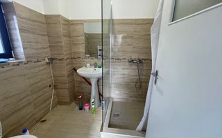 Casa de vanzare cu teren 572 mp si front generos 21 ml - Poză 13