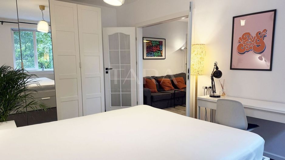 Apartament cu 3 camere, zona Facultatea de Litere. - Poză 6