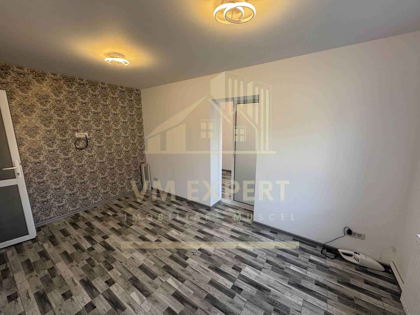 SPAȚU COMERCIAL 34 MP CAMPULUNG VIZAVI DE CENTRU MEDICAL CLUBUL SANATĂȚII - Poză 20