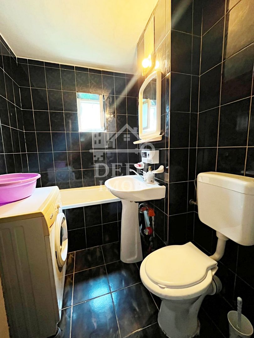 Apartament 3 camere de vanzare in zona Rogerius, Oradea - Poză 12