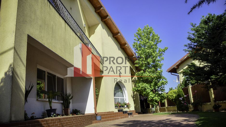 Vila spatioasa cu teren mare Jollie Ville - Poză 9