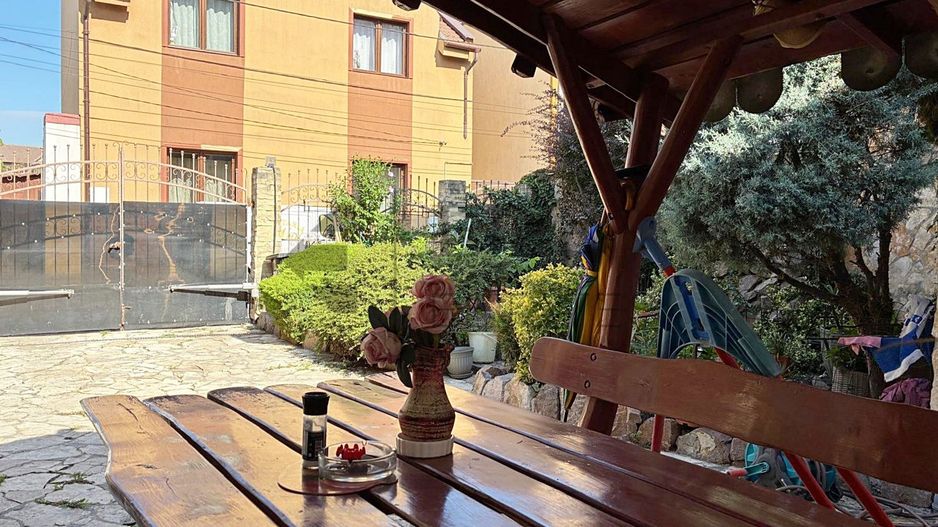 Casa singura in curte ultracentral in Oradea - Poză 17