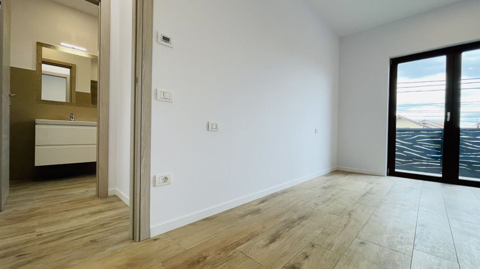 Casa de inchiriat in Dumbravita - Conexiuni excelente si spatiu versatil! - Poză 19