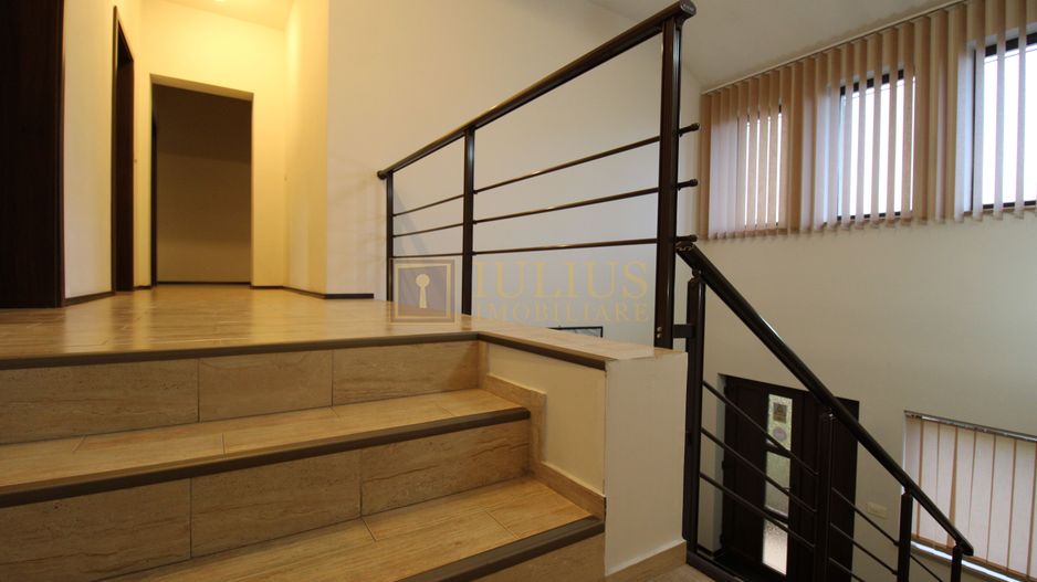 Zona Cetatii; 6 incaperi, ideal pentru sediu firma. - Poză 13