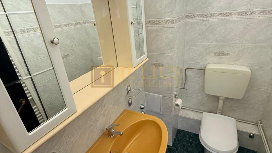 Medicina, 2 camere, 2 bai, centrala proprie, apartament spatios-105 mp - Poză 17