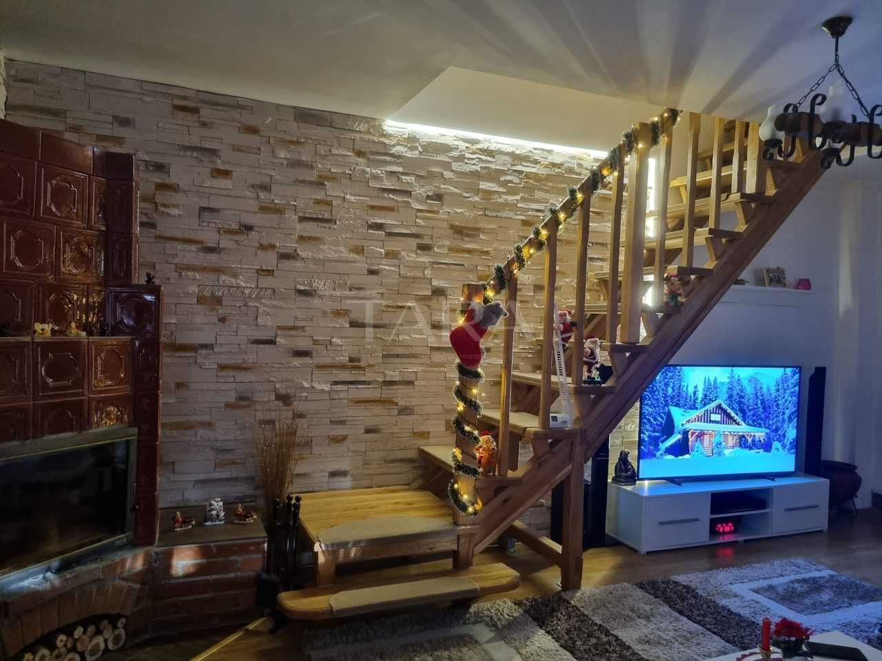 Casă Spațioasă cu Garaj și Mansardă – Gruia - Poză 2