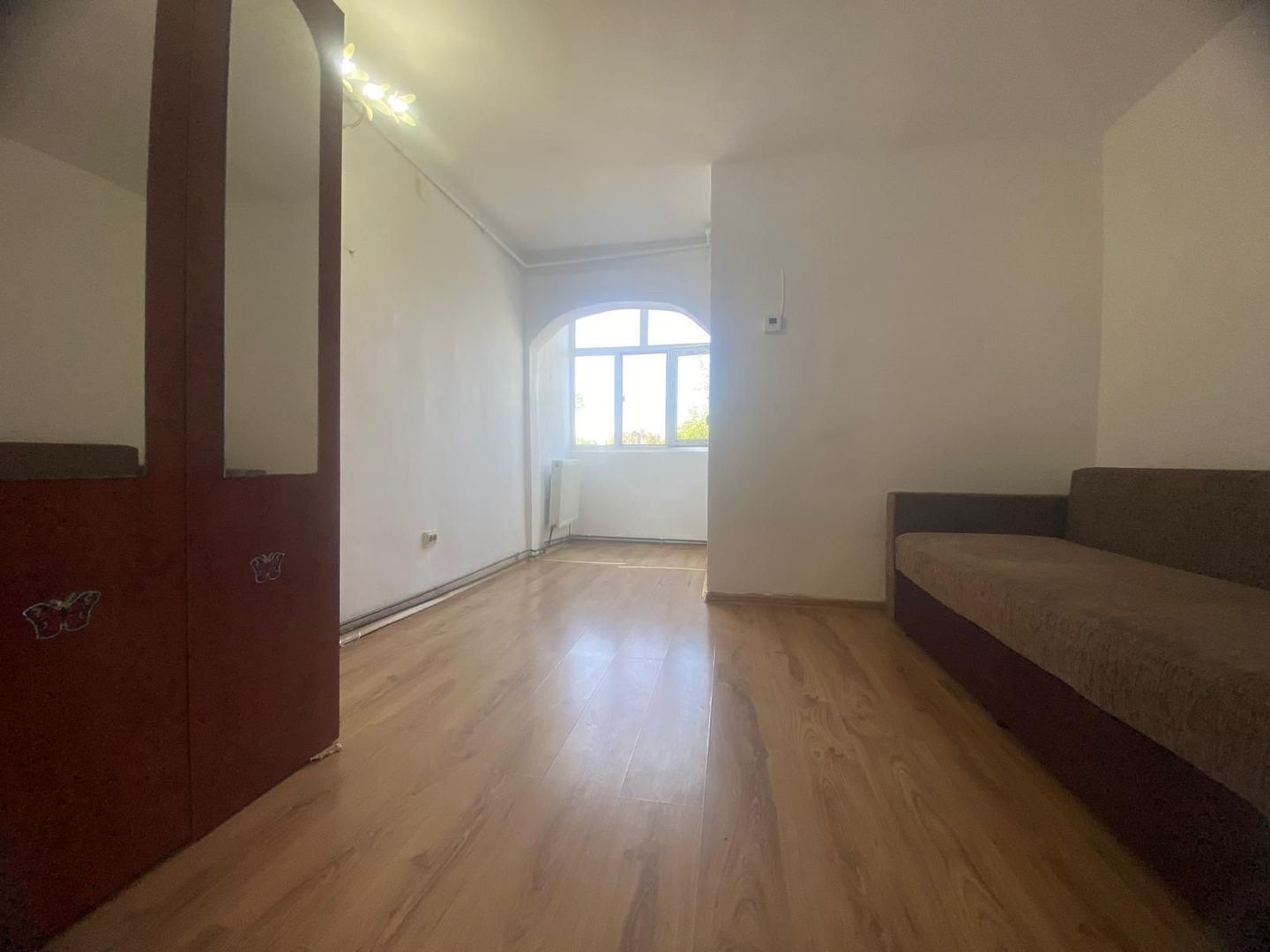 Super pret! Vanzare garsoniera nemobilata in Targoviste - Poză 1