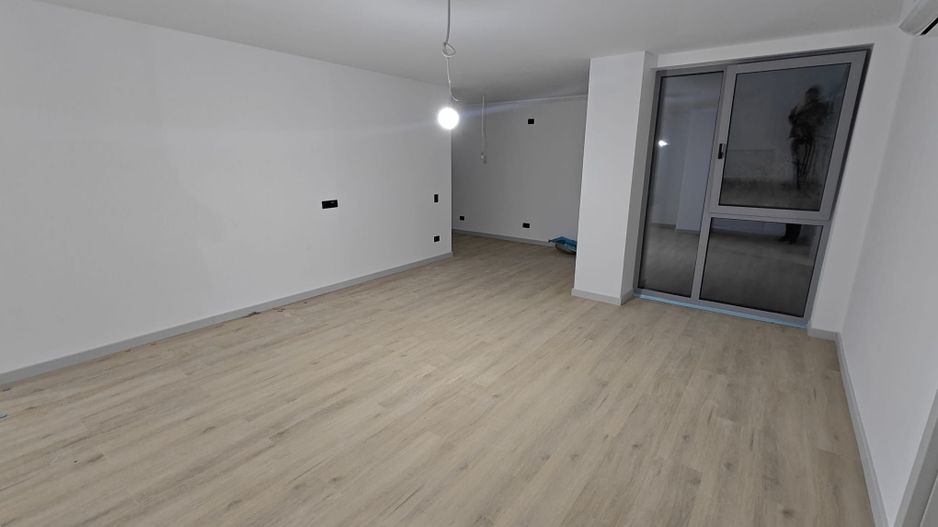 Apartament 3 camere lux la prima inchiriere - Poză 2