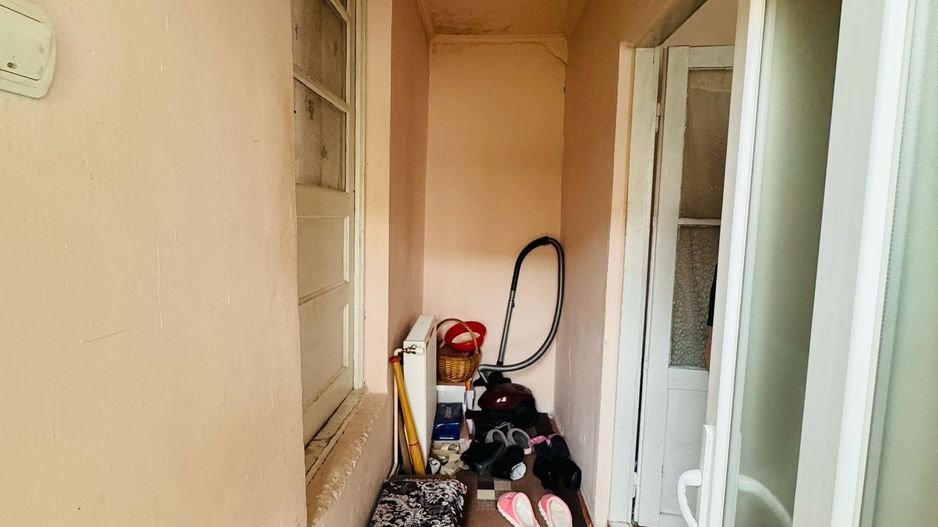 Casa de vanzare cu 2 camere si teren 1068 mp zona Renașterii - Poză 6