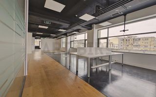 Zero comision, 290mp birou versatil cu terasa 340mp, Romana, 6' metrou - Poză 1