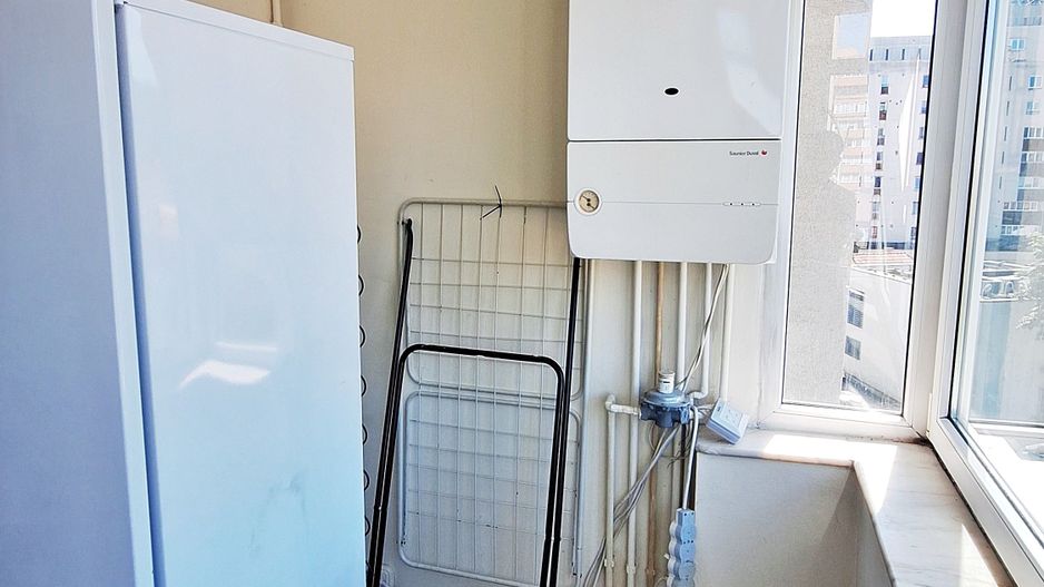 Centrul Civic, apartament cu 4 camere, 78mp+5mp balcon, 175000 euro - Poză 12