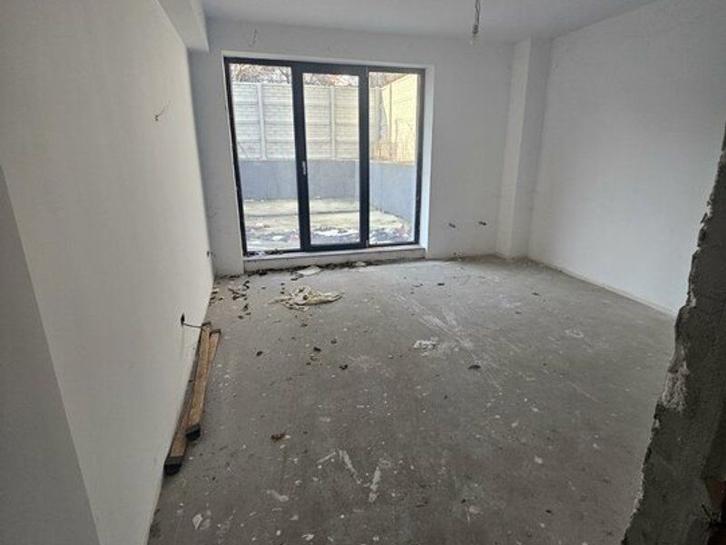 Apartament 2 cam nemobilat  si curte proprie - Poză 2