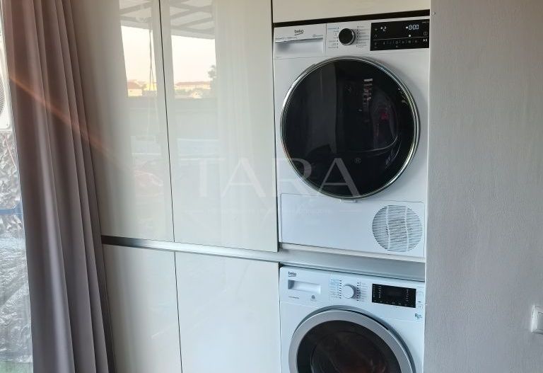 Apartament cu 3 camere, terasă de 30mp cu piscină, 2 parcări subterane - Poză 4