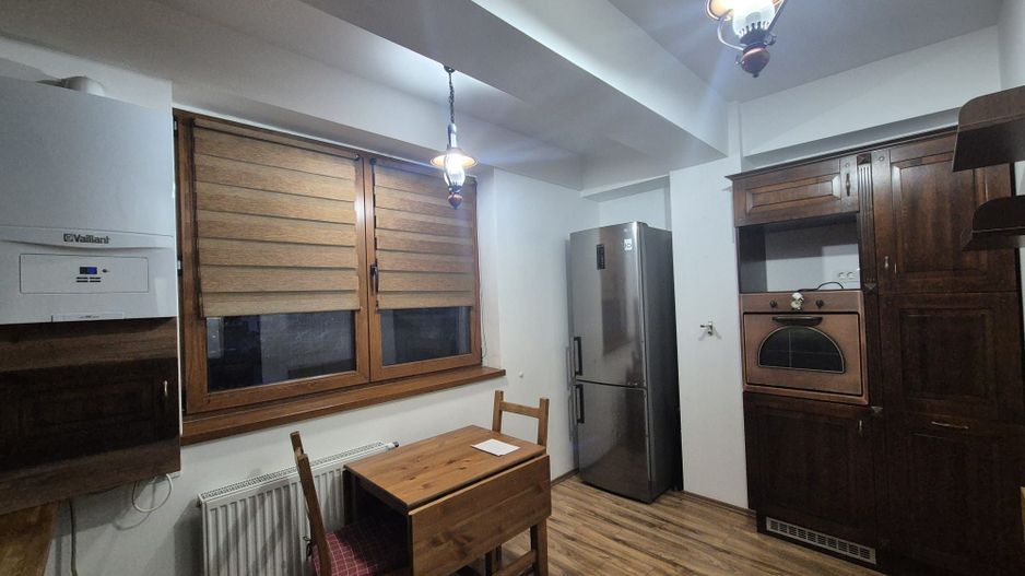 Bloc nou, sectiune mare, apartament 3 camere cu semineu, terasă mare si garaj - Poză 16