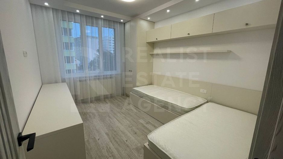 Chirie, apartament, 3 camere, strada Calea Ieşilor, Sculeni - Poză 7