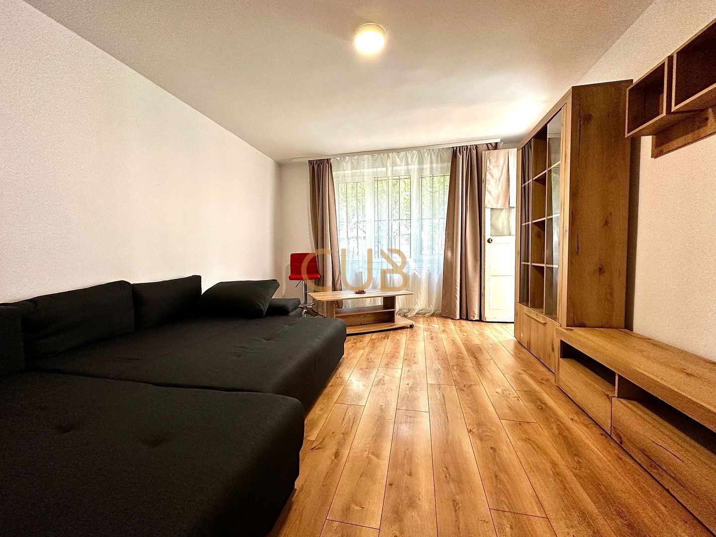 MEDICINA - 3cam complet mobilat+utilat | centrala,renovat | - Poză 2