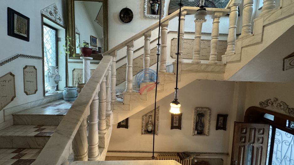 Casă Impresionantă Ultracentral, se accepta si apartamente la schimb - Poză 3