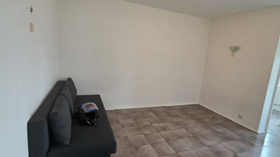 Vedere panoramica spre apus // spatioasa // imobil renovat - Poză 2