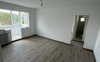 2 camere semidecomandat renovat zona Mircea cel Batran - Poză 1