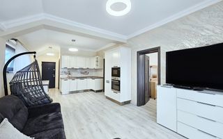 Apartament tip penthouse | Tractorul-Coresi | Terasă 97 mp - Poză 1