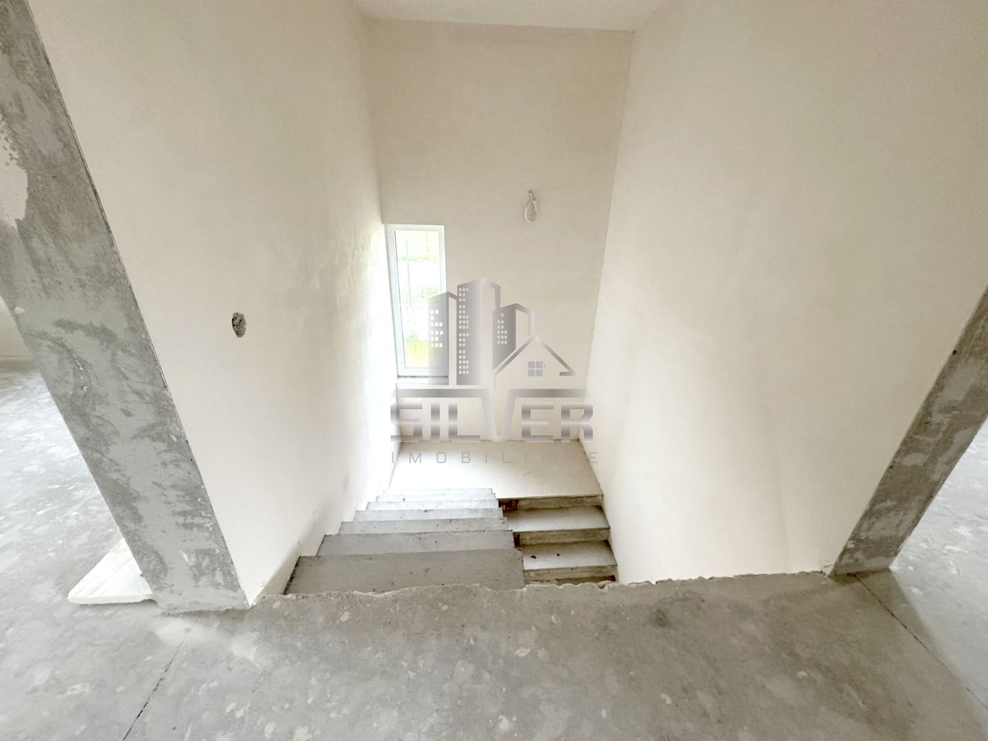 Casa  individuala cu teren de 472 mp in zona centrala. - Poză 18