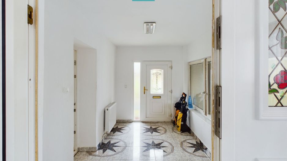 Proprietate imobiliară cu potențial extraordinar! - Poză 8