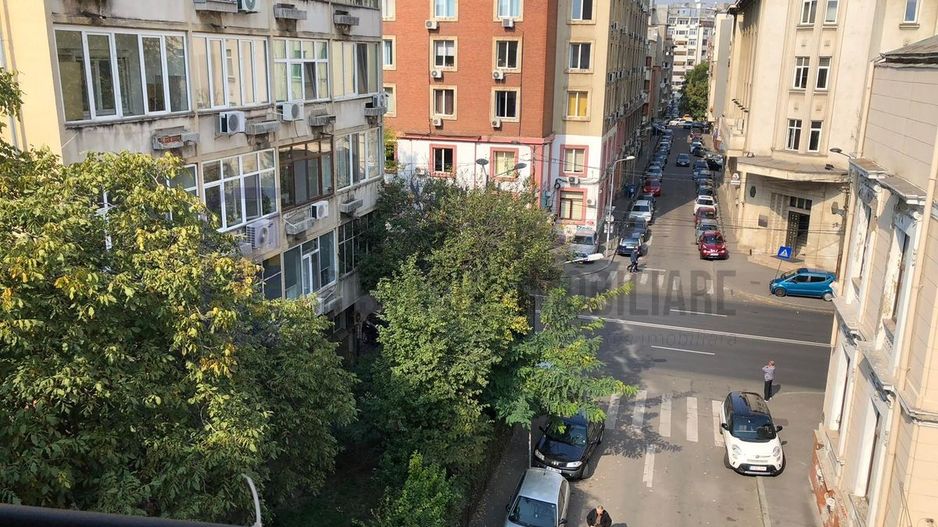 Birou tip duplex_160 mp_contorizare individuala_open space generos + 4 birouri - Poză 11