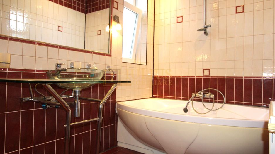 Casă individuală – Dumbrăvița, mobilata si utilata, spatii generoase. - Poză 8