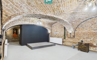 Eleganță subterană - pivniță exclusivistă Arad - Poză 40