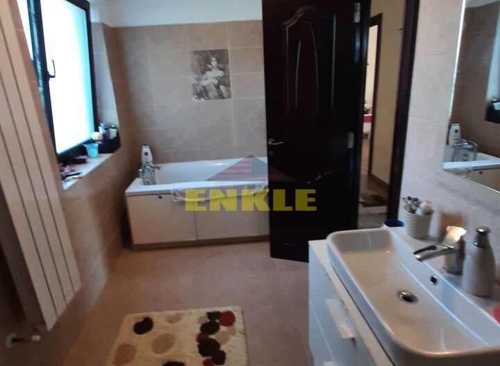 Vila 5 camere, Lebada , finisaje de lux, pret 295000 euro neg - Poză 15