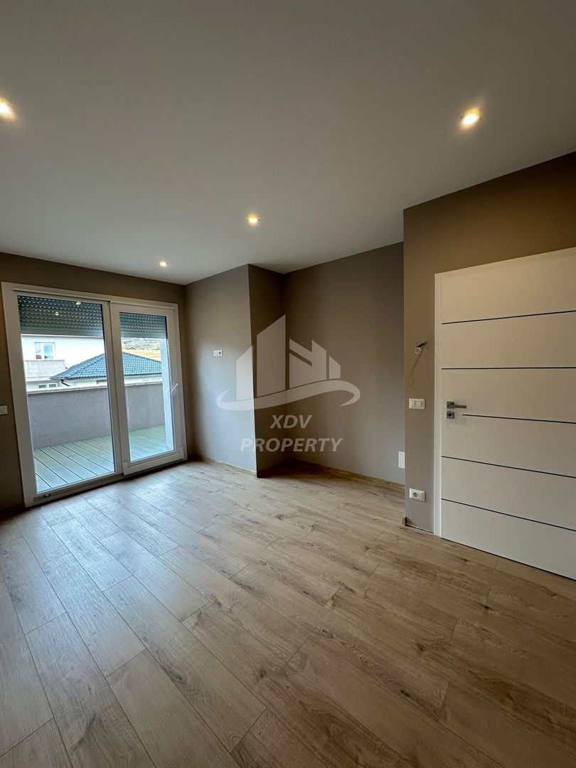 Penthaus  modern in  Sibiu ,3 camere ,2 garaje subteran , boxa - Poză 1