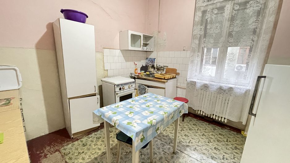 Apartament in zona centrala - Poză 3