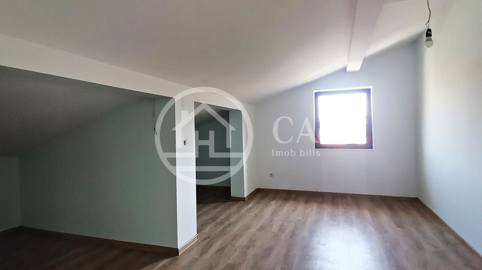 Casa de vanzare cu 7 camere în zona Dimitrie Cantemir, Oradea - Poză 1