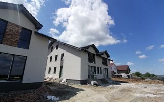 Casa  Exclusivista cu piscina si 1200 mp de teren, in Cisnadie - Poză 18