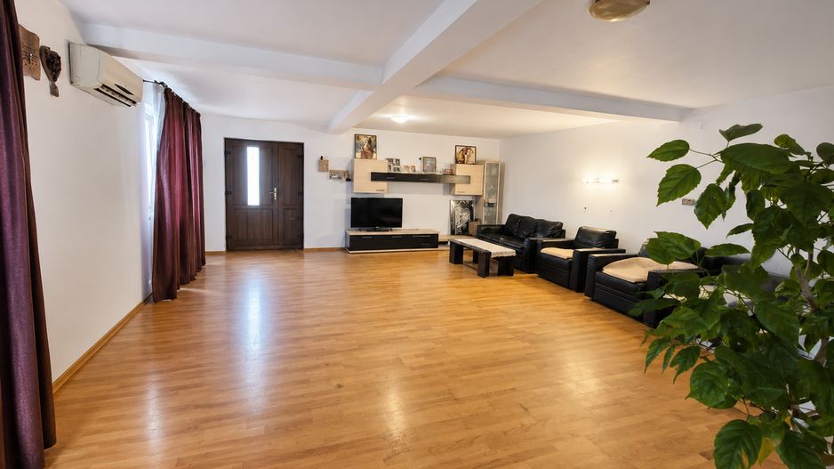 Vilă de vanzare | Teren mare 749 mp | Locuinta & Afacere Dragomiresti - Poză 3