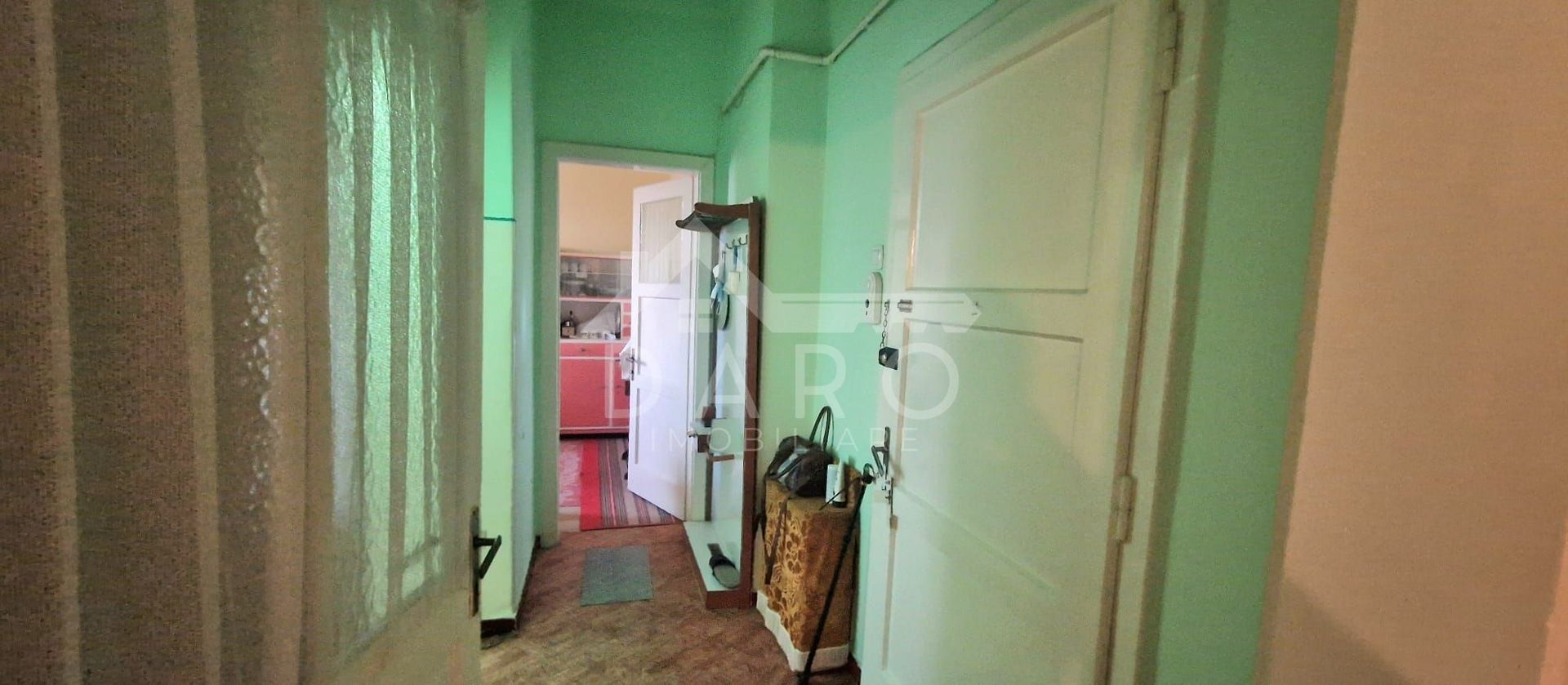 Vând apartament cu o camera in zona semicentrala a orasului - Poză 9