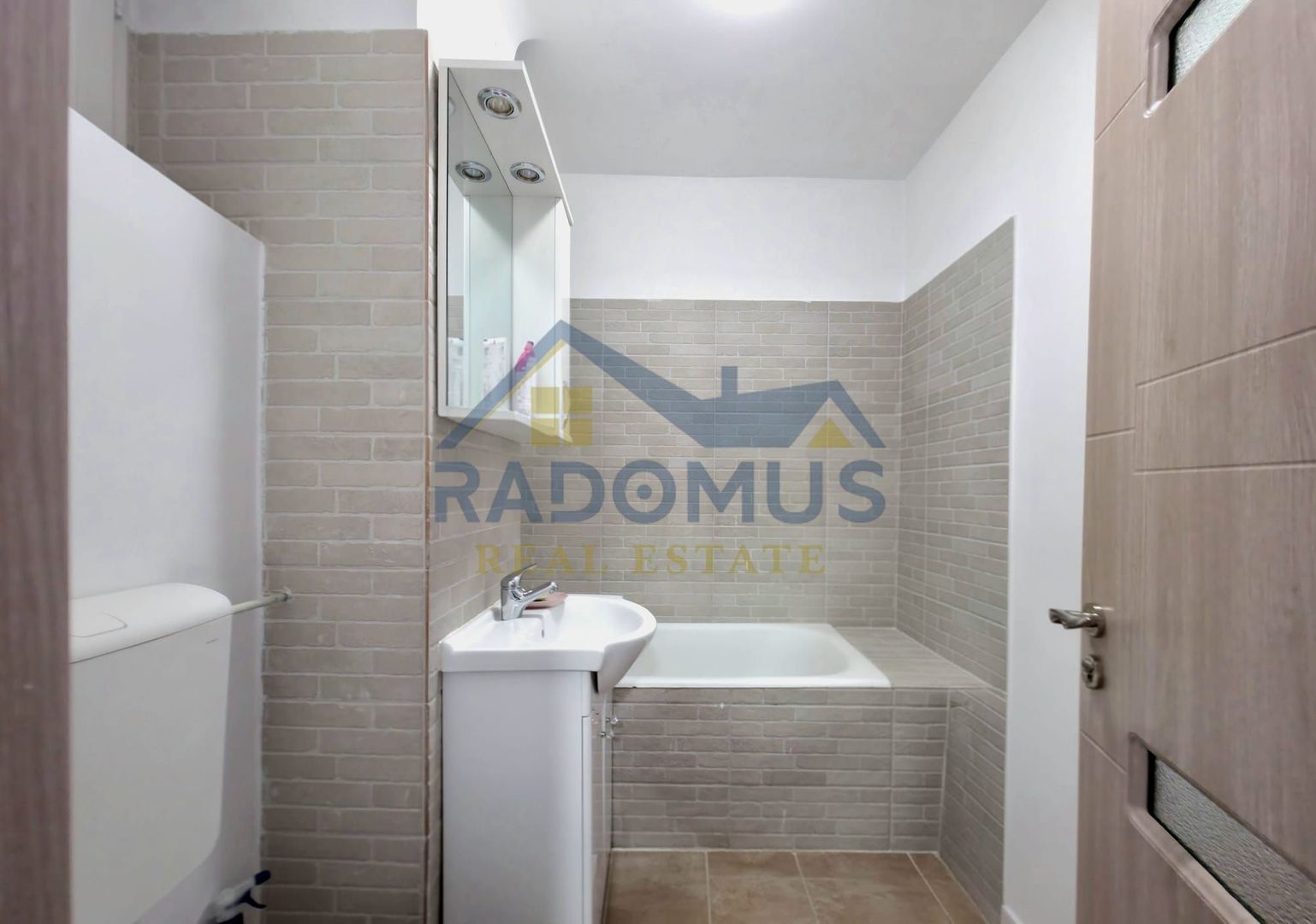 Ap. 2 cam - Bd. București - 55mp - 350 € / lună - Mobilat &Utilat - Poză 10