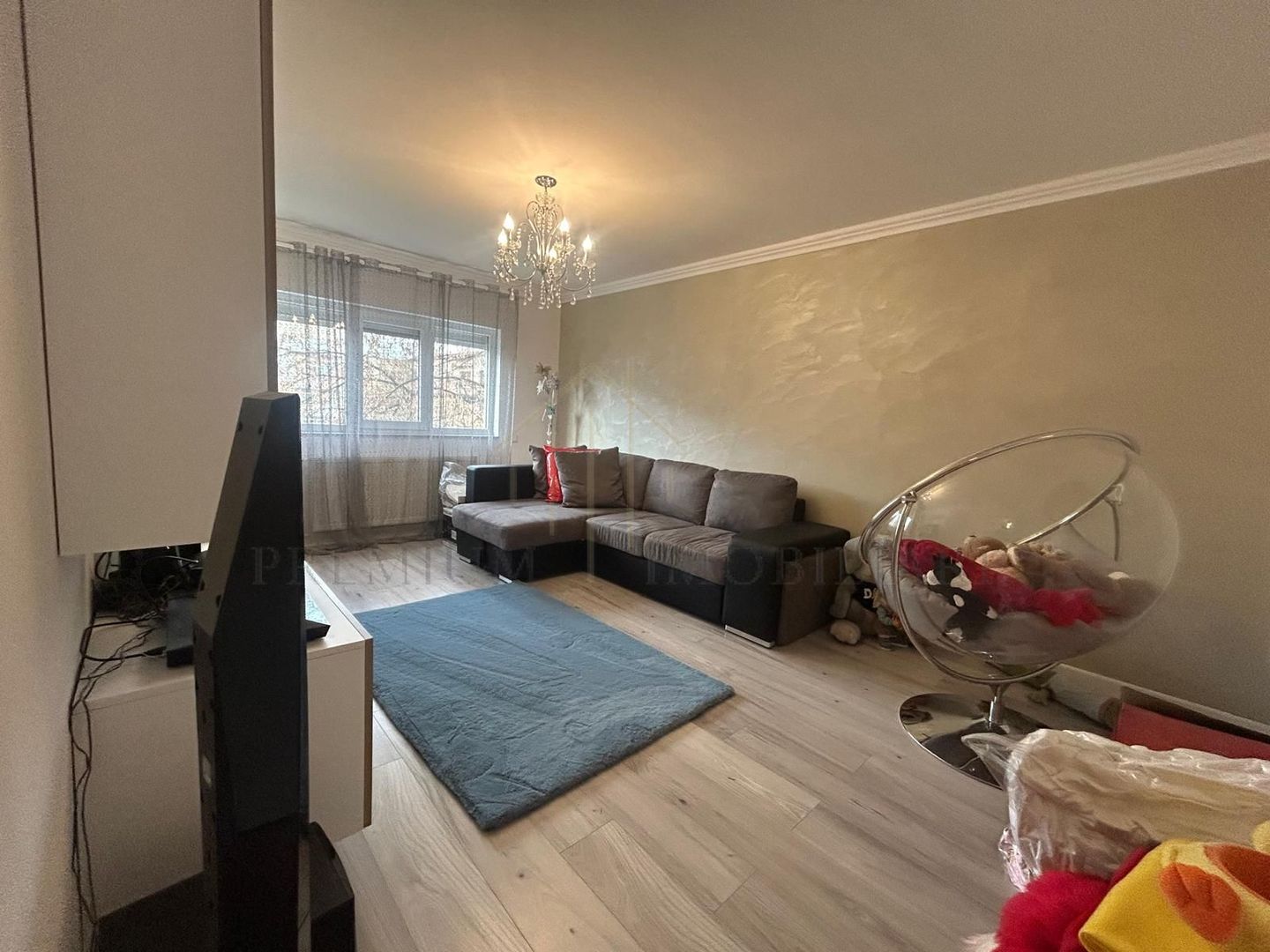 Apartament 2 camere decomandat, complet renovat, etaj 3/4,zona de sus - Poză 2