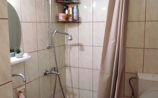 De vanzare! Apartament spatios la curte, zona centrala - Poză 9