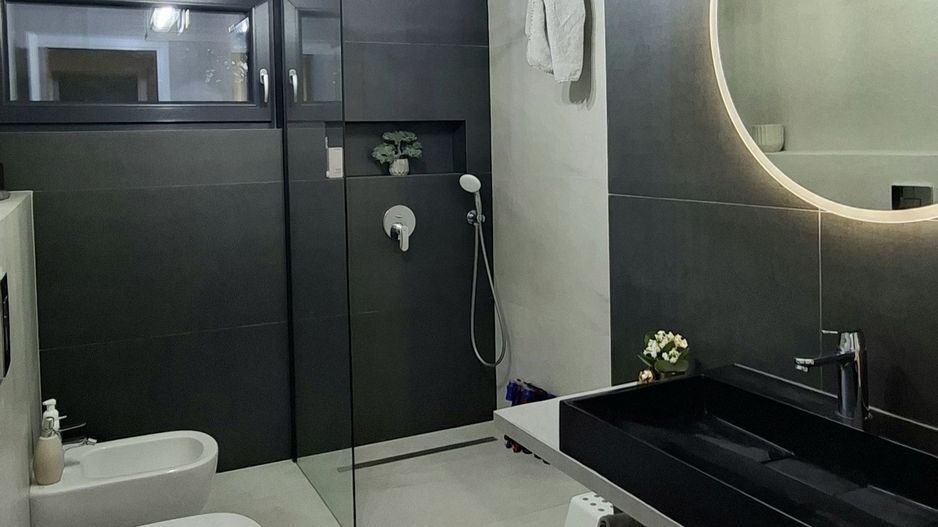 Locuinta individuala exclusivista cu piscina - Dumbravita - Poză 14