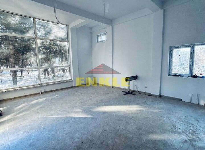 De inchiriat Spatiu Comercial, zona Primaverii. - Poză 2