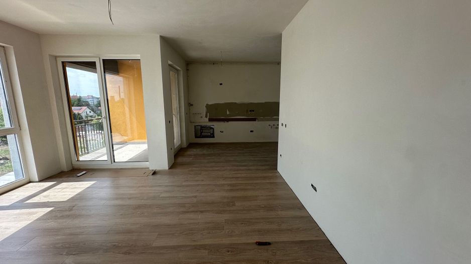 Apartment bloc nou cu lift si loc de parcare inclus - Poză 11