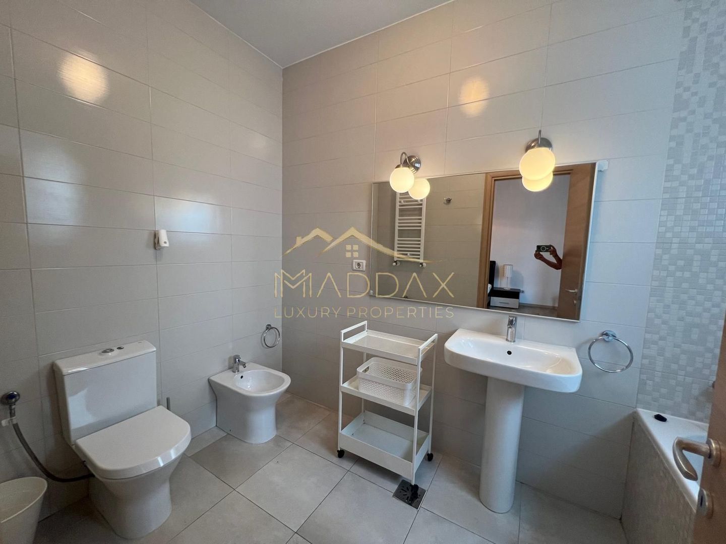 Apartament 3 camere /120 mp/ in complex Laguna Residence Lacul Tei / parcare - Poză 32