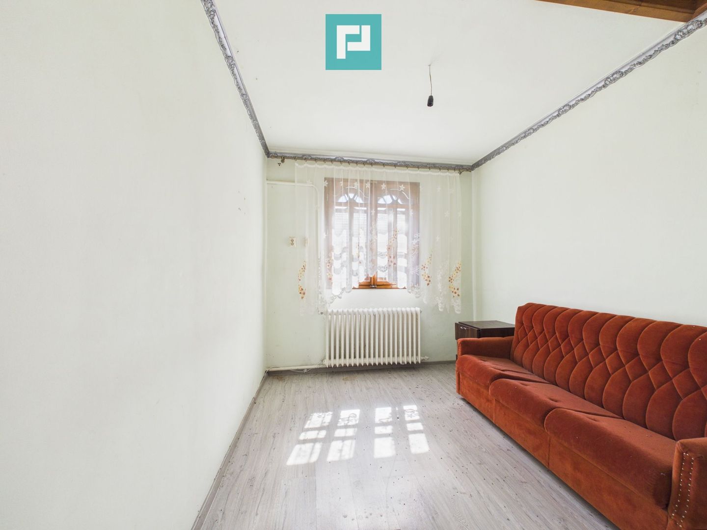 Casă cu 4 camere în Bujac - Poză 8
