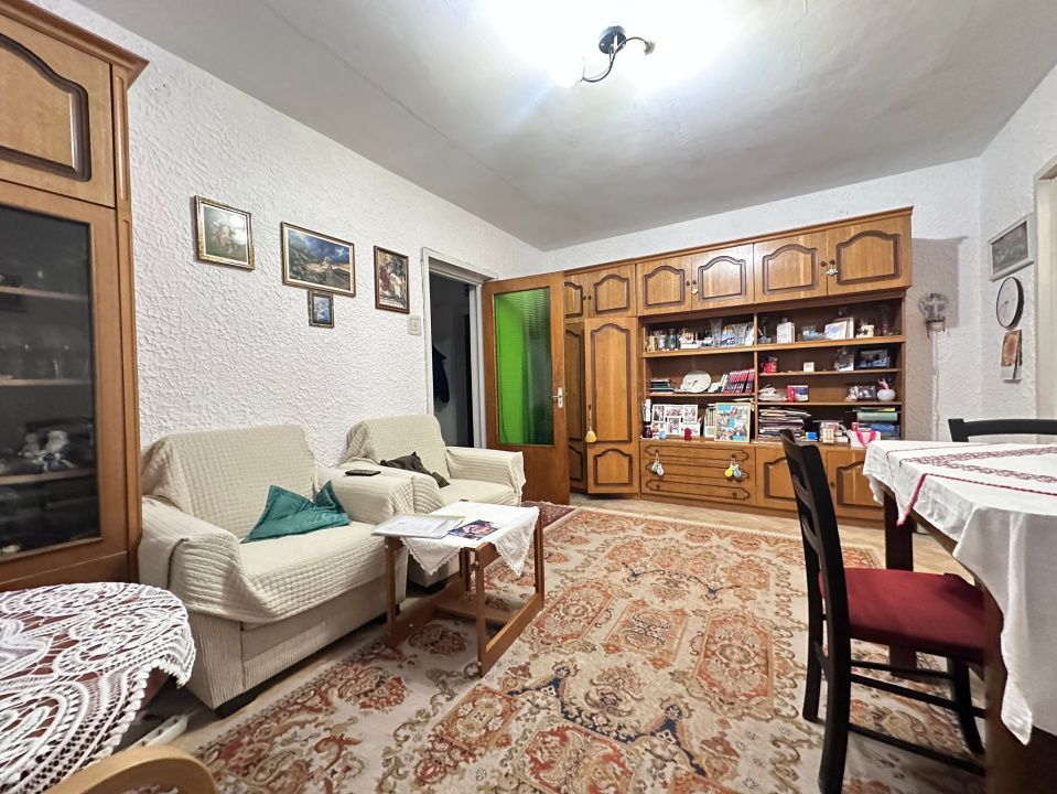 Apartament 3 camere, semidecomandat, Str Rahovei, Sibiu - Poză 1