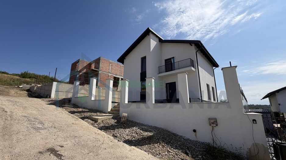 Vila cu 4 camere în Aroneanu, Iași – 500 mp teren, la cheie - Poză 1