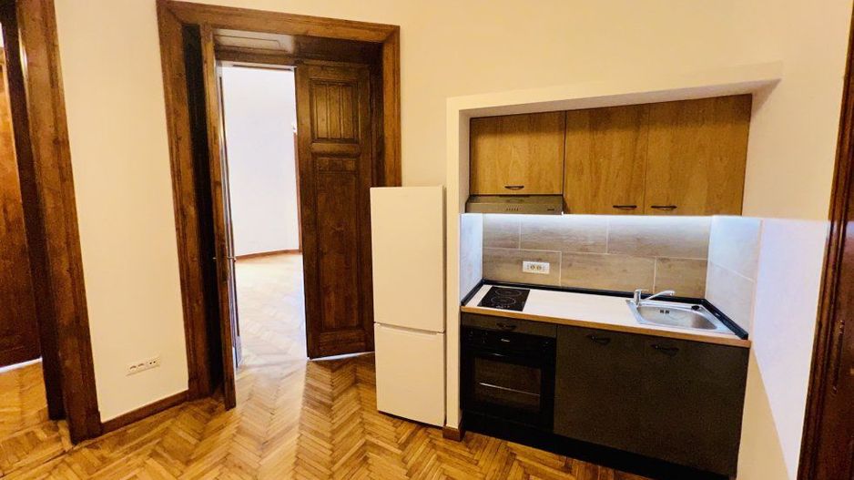 Apartment 3 bedrooms for rent P-ta Victoriei - Poză 6